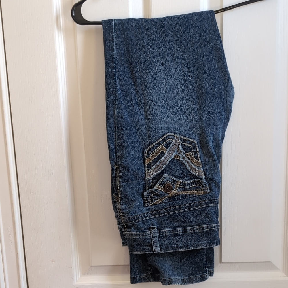 Blue Denim Jeans with Embroidered Pocket